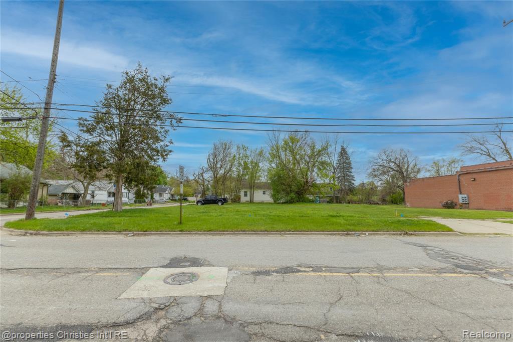 8 Myra Avenue, Pontiac, MI 48341 — Photo 5
