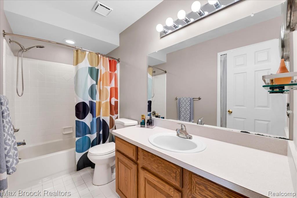 4086 Arcadia Drive, Auburn Hills, MI 48326 — Photo 44