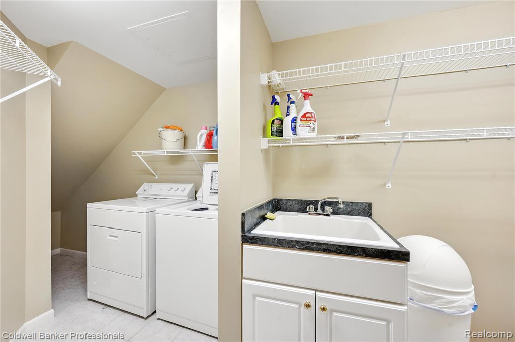 770 Lakes Edge Drive, Oxford, MI 48371 — Photo 24