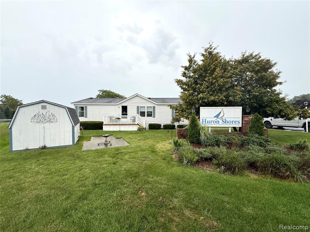 104 Shoreline Dr E, Port Sanilac, MI 48469 — Photo 15