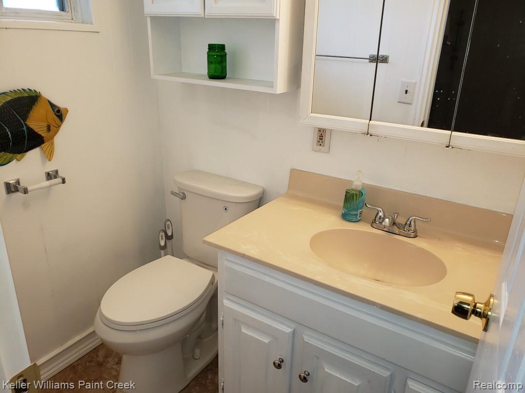 1867 Rustic Lane, Keego Harbor, MI 48320 — Photo 24