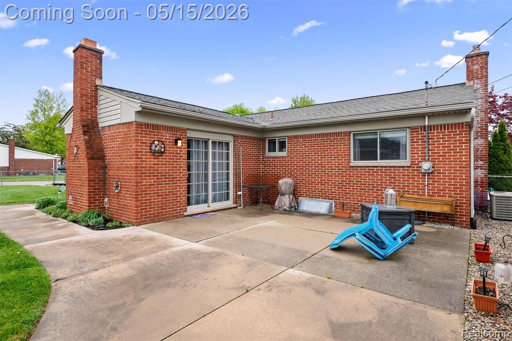 40769 Flagstaff Drive, Sterling Heights, MI 48313 — Photo 33