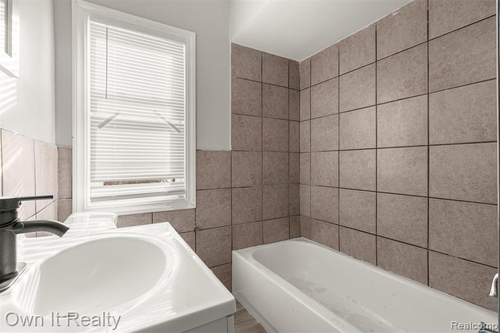 15766 Hartwell Street, Detroit, MI 48227 — Photo 17