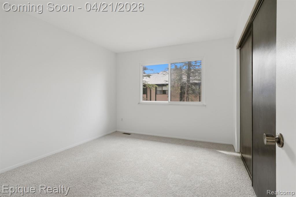 5205 Potomac Run N, West Bloomfield, MI — Photo 20
