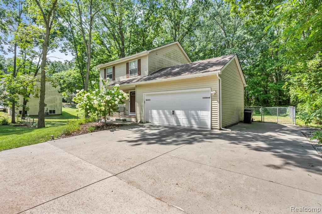 6550 Avon Drive, Brighton, MI 48116 — Photo 4