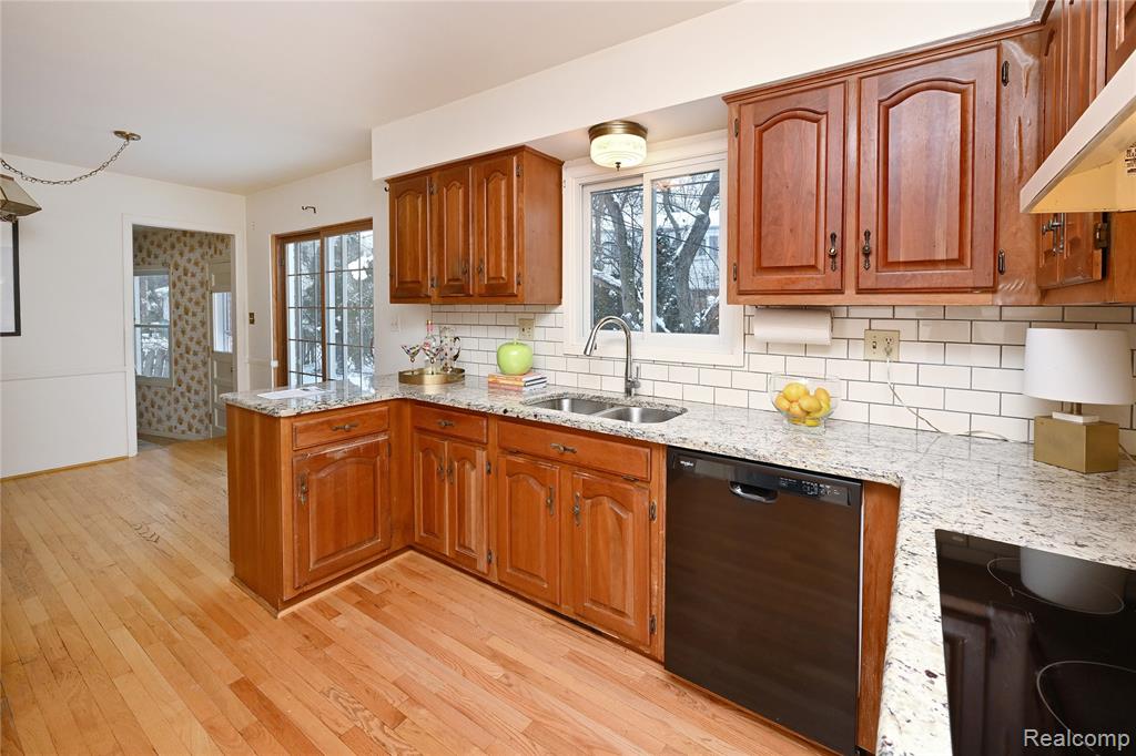 488 Bryn Mawr Street, Birmingham, MI 48009 — Photo 9