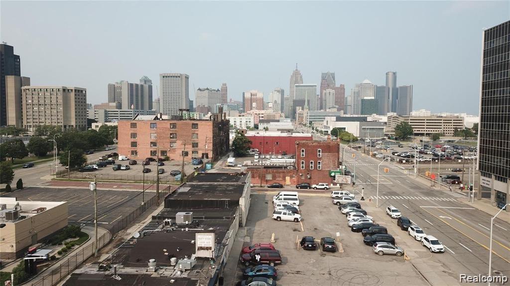 1400 W FORT Street