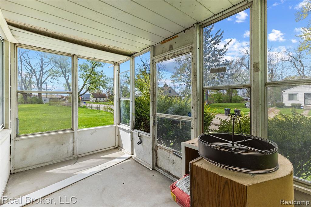13576 Warwick Street, Detroit, MI 48223 — Photo 18