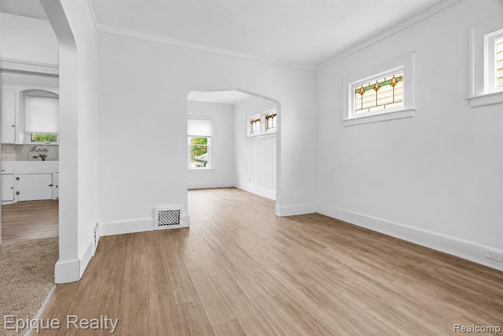 5045 Fairview Street, Detroit, MI 48213 — Photo 8