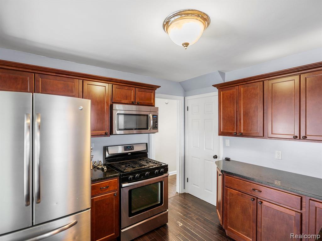 4420 SAMOSET Road, Royal Oak, MI 48073 — Photo 11