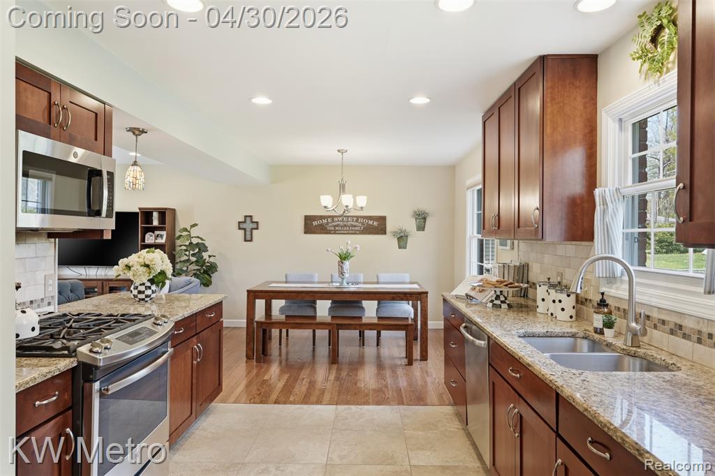 34180 Schulte Drive, Farmington, MI 48335 — Photo 14