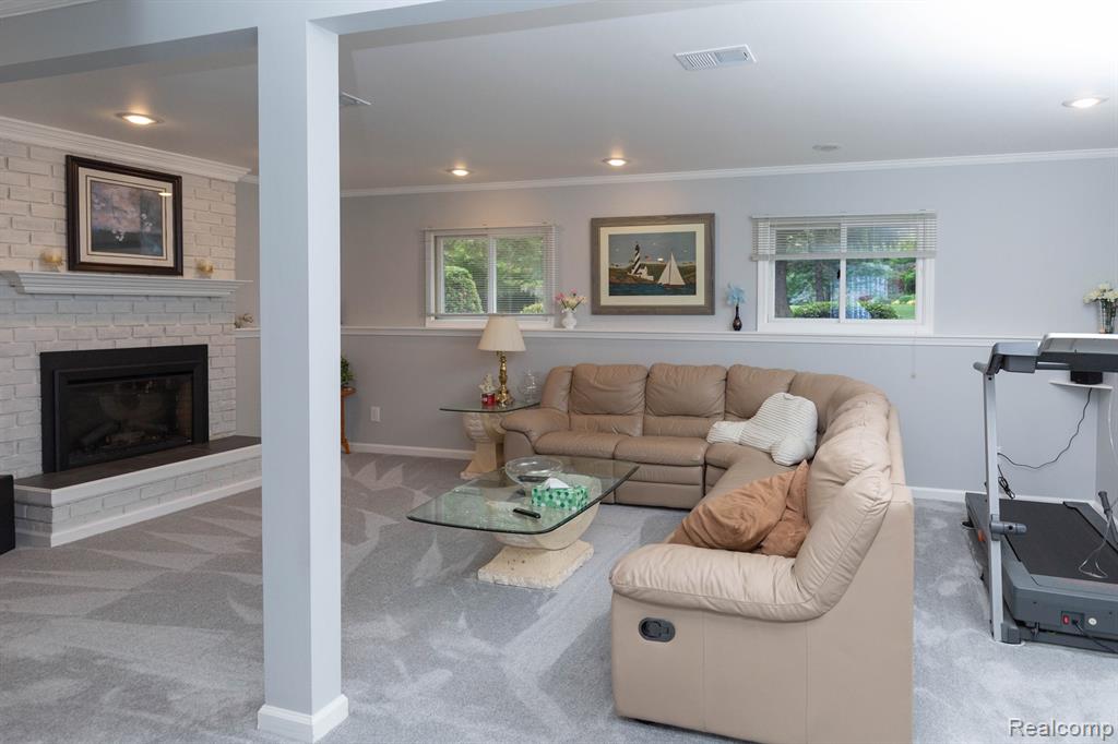 9026 Woodside Road, Northville, MI 48167 — Photo 20