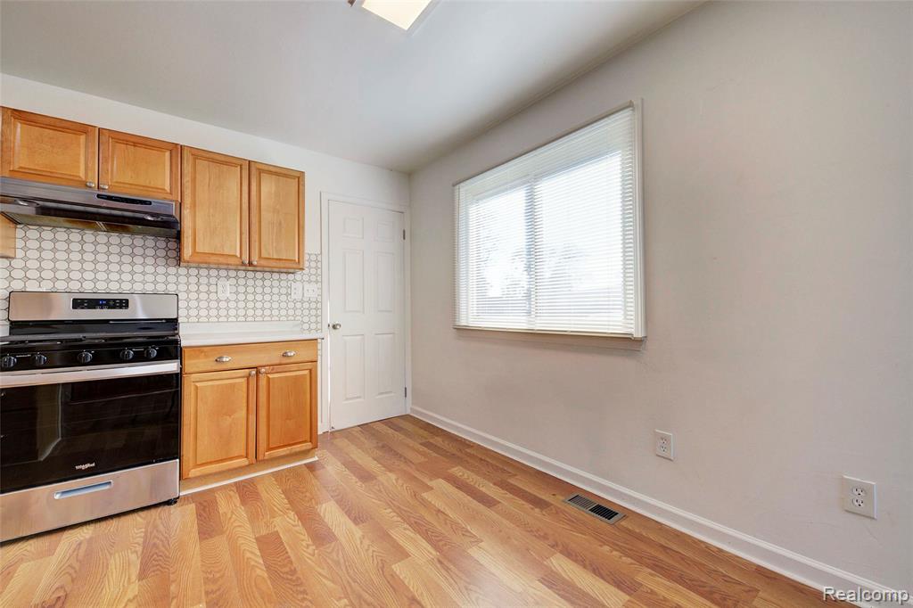 35030 Michelle Drive, Romulus, MI 48174 — Photo 16