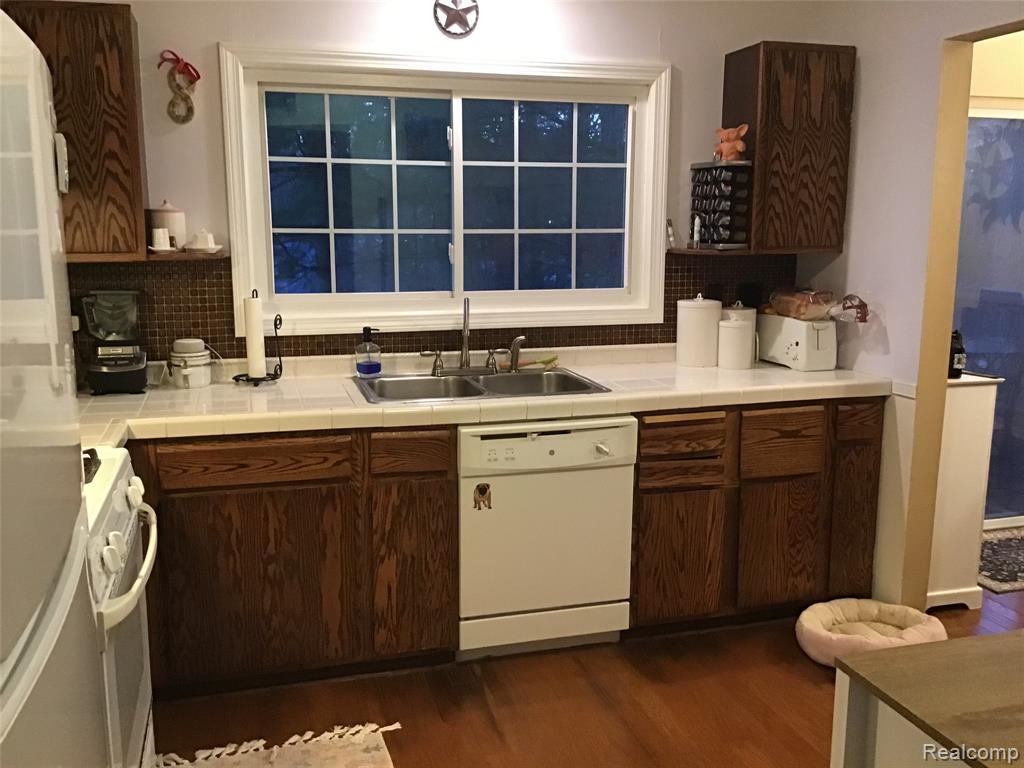 7640 Garland, Washington, MI — Photo 22