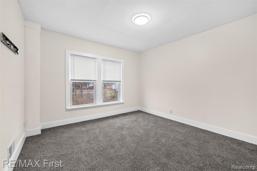 556 Leicester Court, Detroit, MI 48202 — Photo 21
