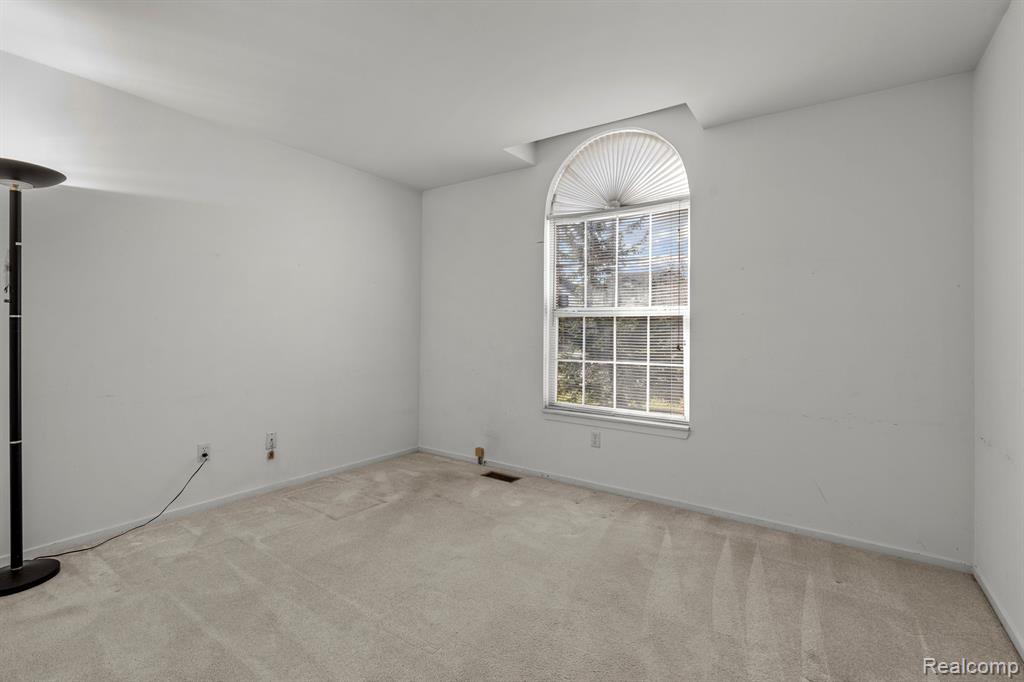 250 Winding Brook, Commerce Twp, MI 48390 — Photo 13