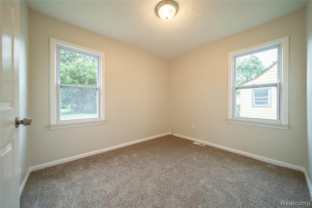 438 Ford Boulevard, Lincoln Park, MI 48146 — Photo 38