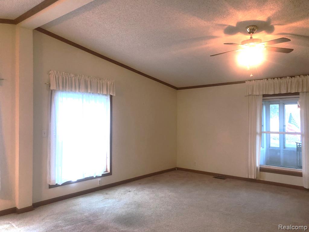 614 Spruce Court, Jonesville, MI 49250 — Photo 19
