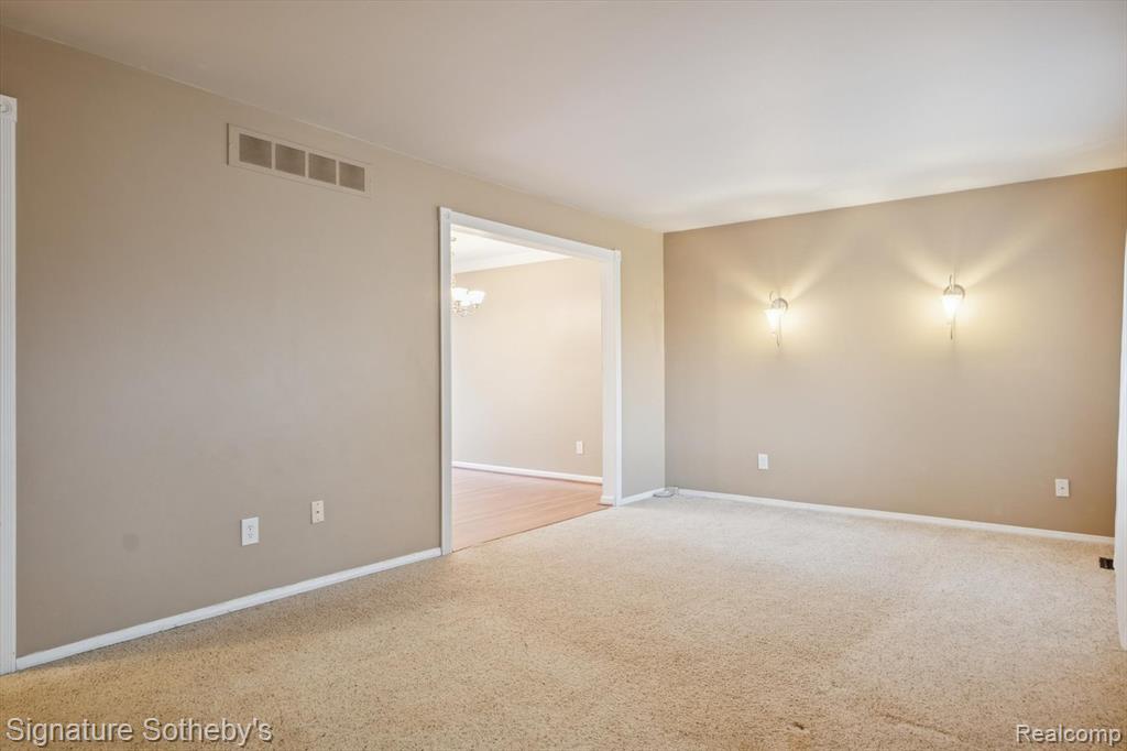 4254 Halkirk Drive, Waterford, MI — Photo 5