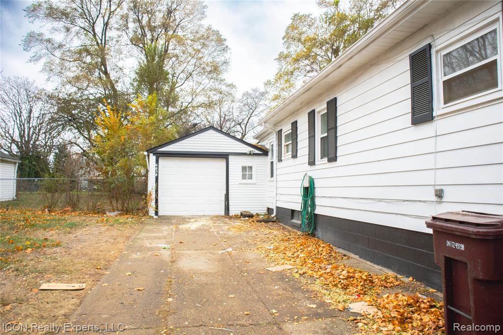 6838 Braun, Center Line, MI 48015 — front exterior