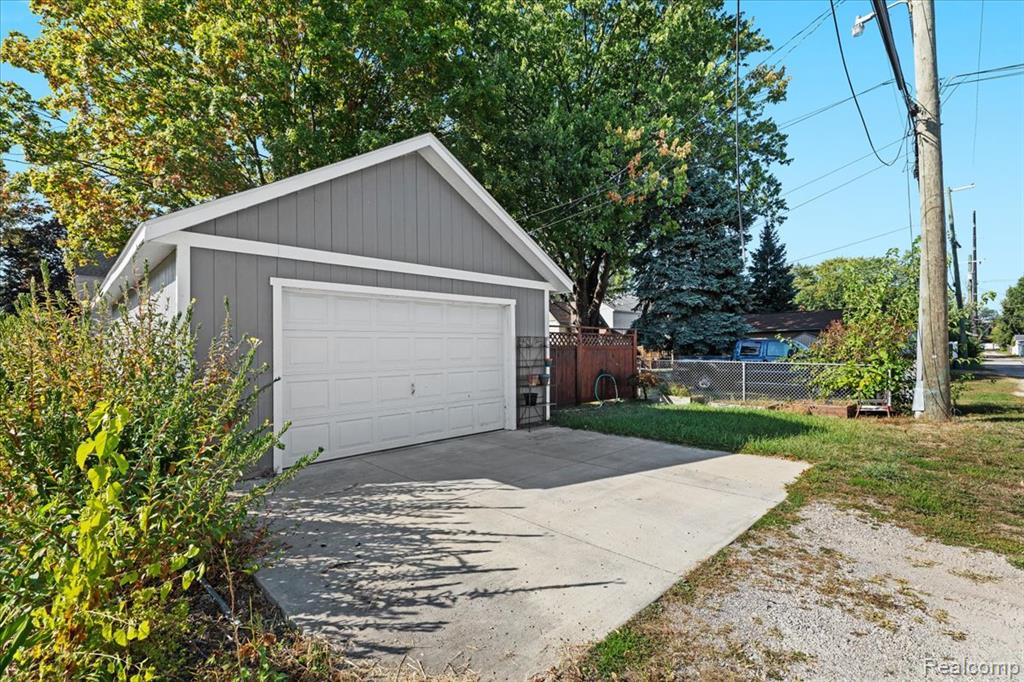 416 Plum Street, Wyandotte, MI 48192 — Photo 39