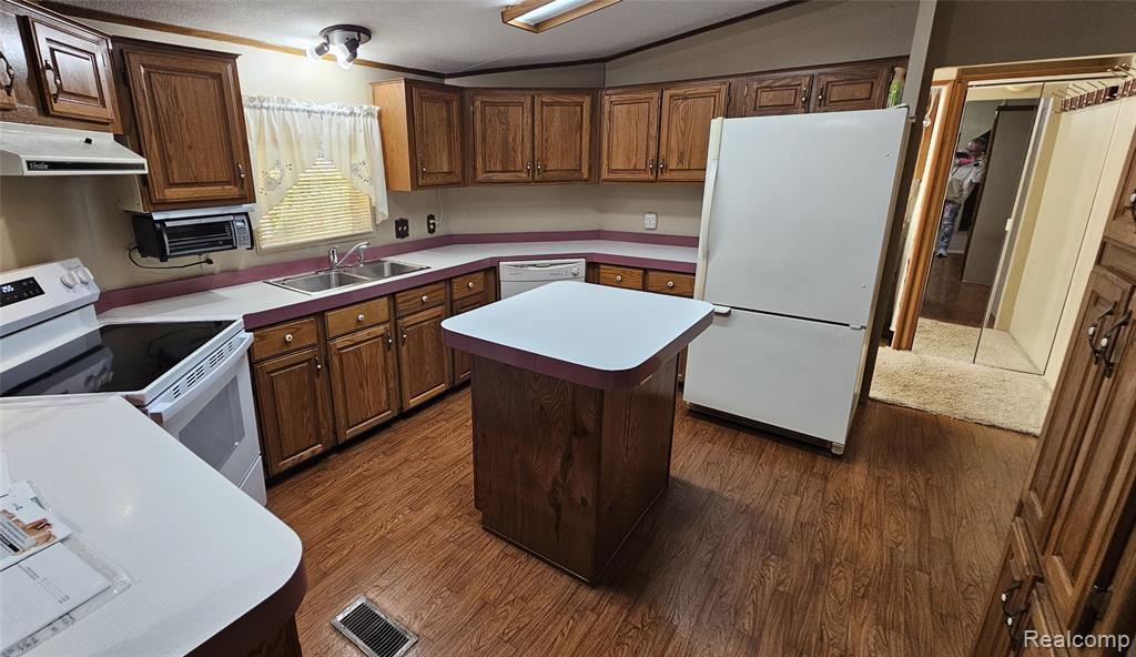 655 Park View, Clio, MI 48420 — Photo 6