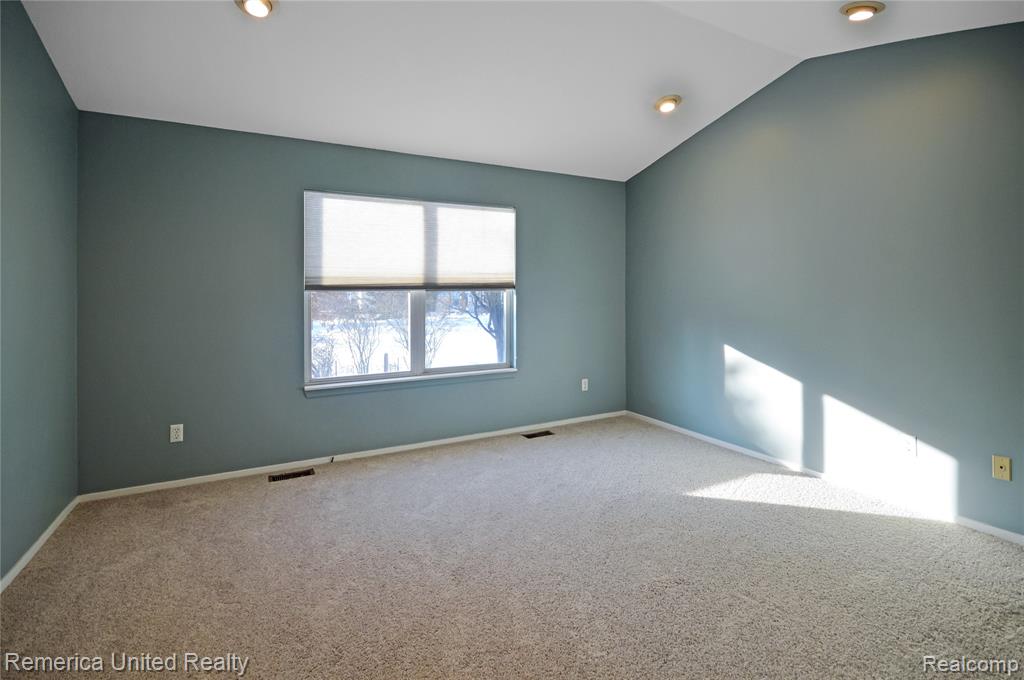 263 Whispering Hill, Commerce Twp, MI 48390 — Photo 12
