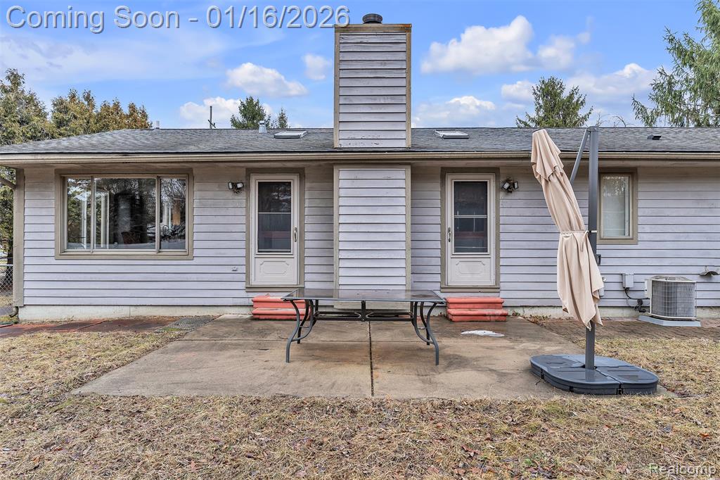 9035 Farmington Road, Livonia, MI 48150 — Photo 62