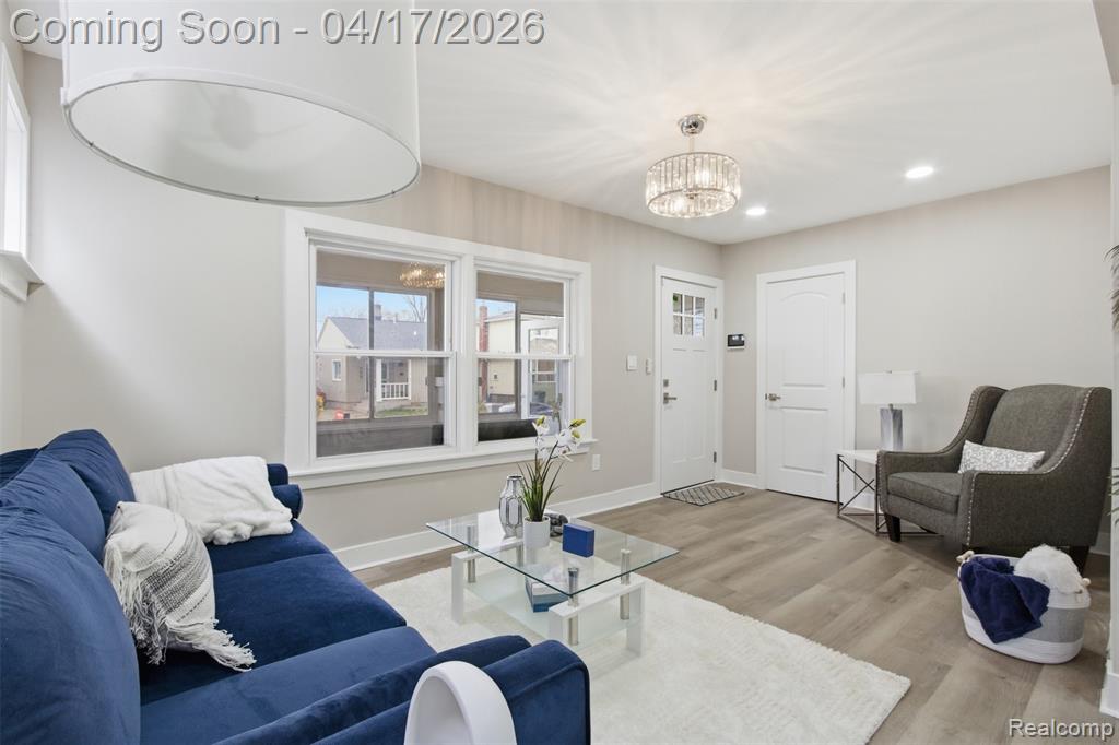 560 E Drayton Street, Ferndale, MI 48220 — Photo 5