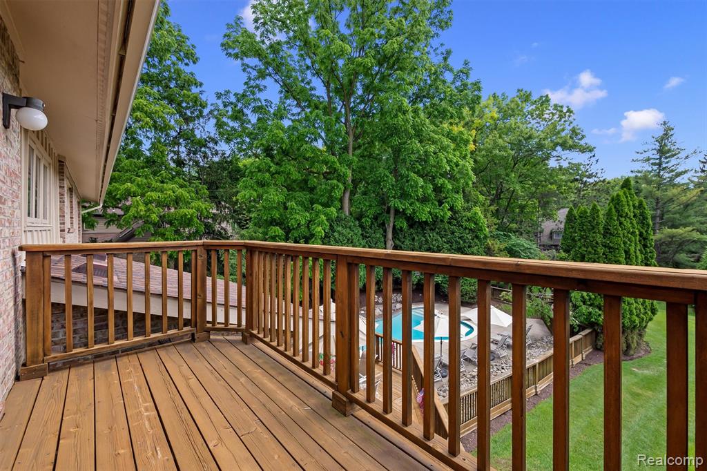 5863 Seville Circle, Orchard Lake Village, MI 48324 — Photo 37