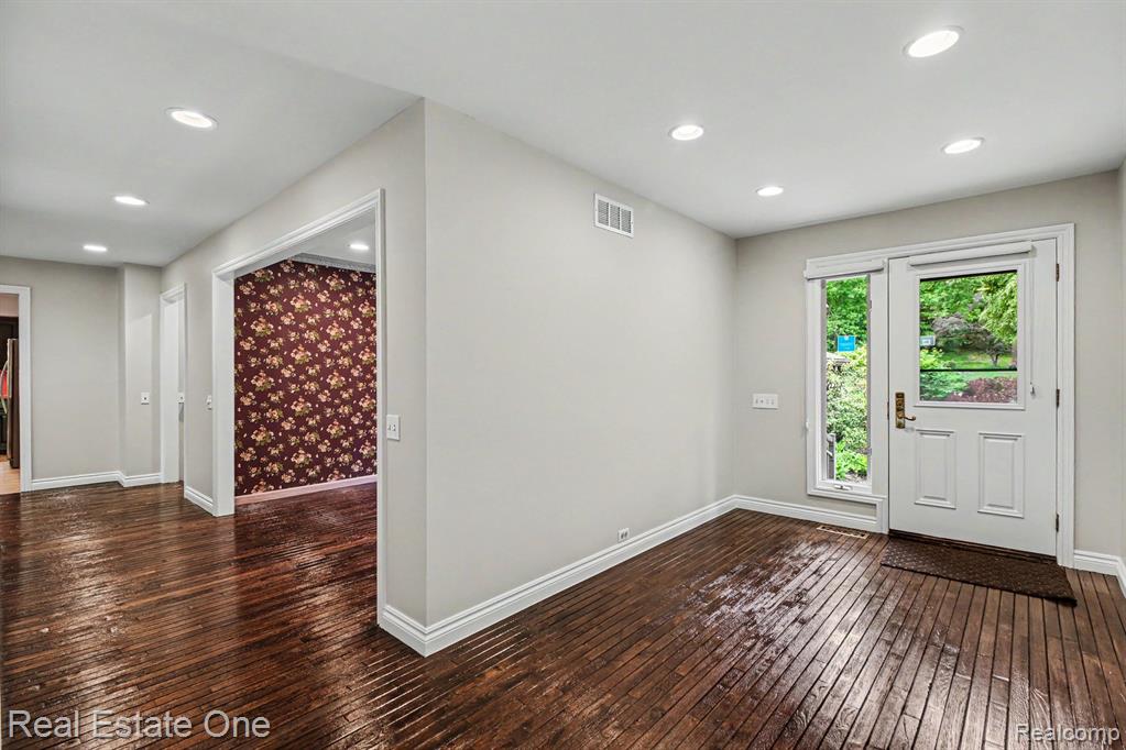 4757 Hardwoods Drive, West Bloomfield, MI 48323 — Photo 13