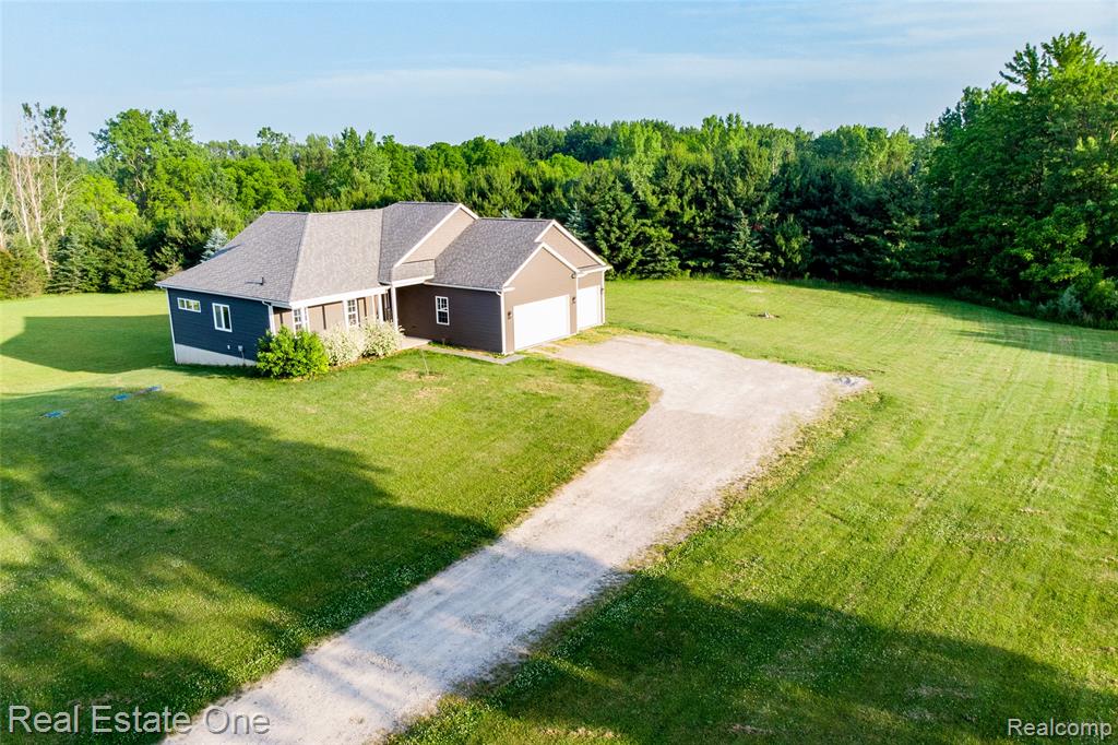 10125 Chase Lake Road, Fowlerville, MI 48836 — Photo 34