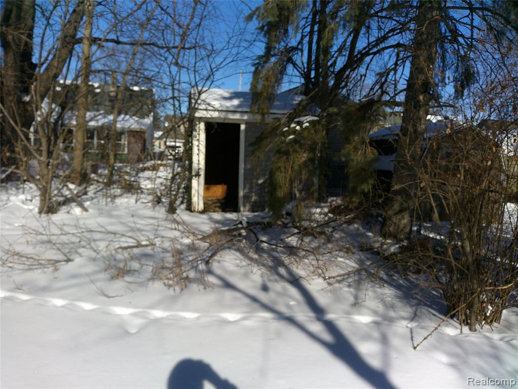 846 W Hemphill Road, Flint, MI 48507 — Photo 4