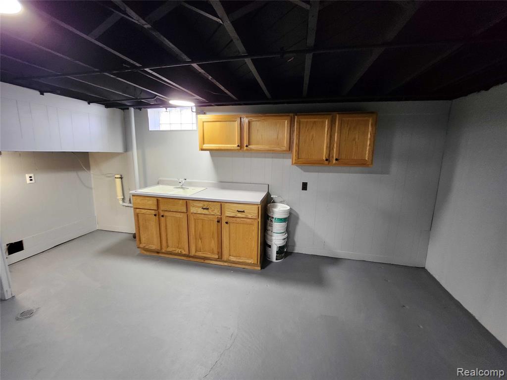 24593 Rosalind Avenue, Eastpointe, MI 48021 — Photo 21