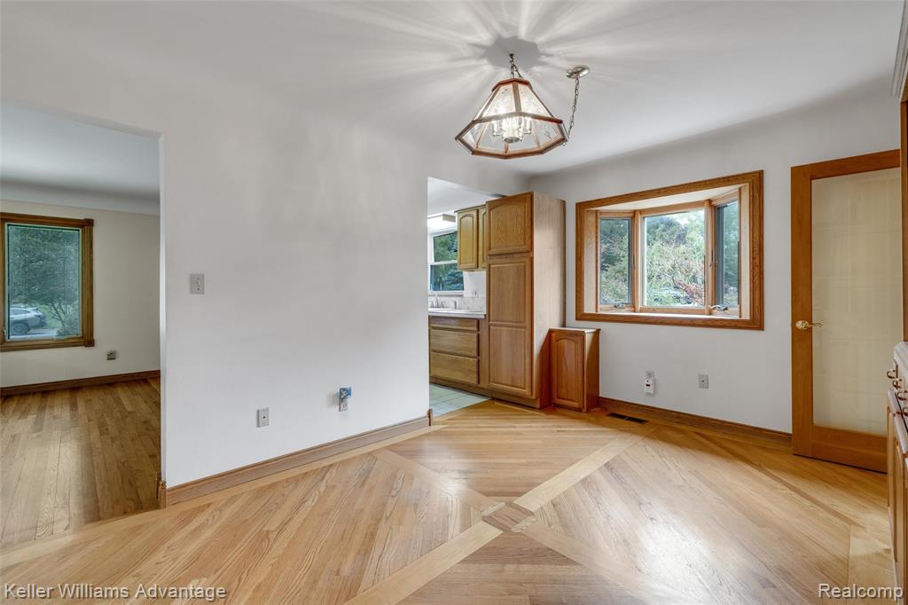 3979 Grindley Park Street, Dearborn Heights, MI 48125 — Photo 8