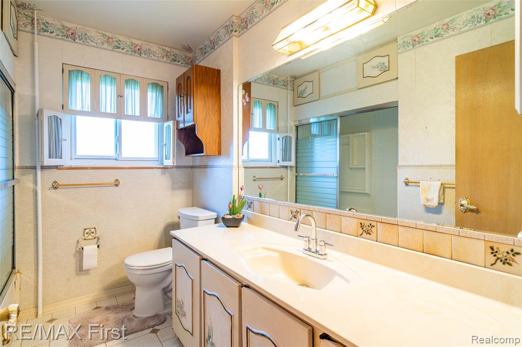 8860 Kidley Drive, Sterling Heights, MI 48314 — Photo 24
