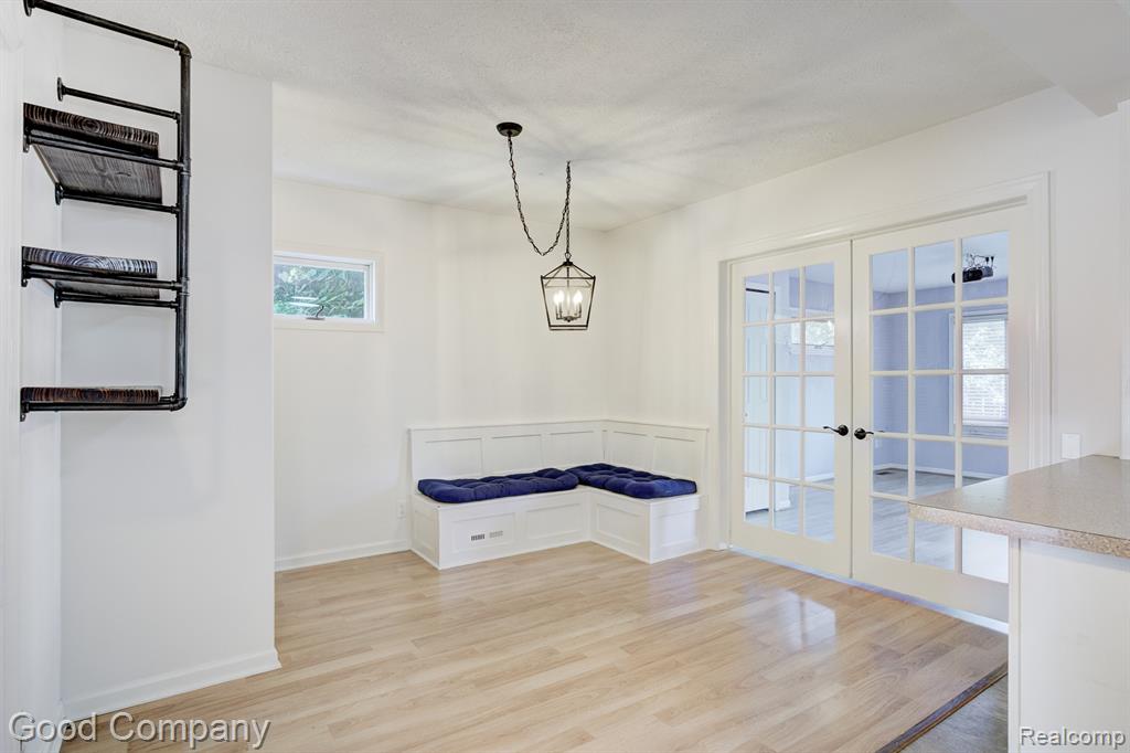 934 Lockwood Road, Royal Oak, MI 48067 — Photo 20