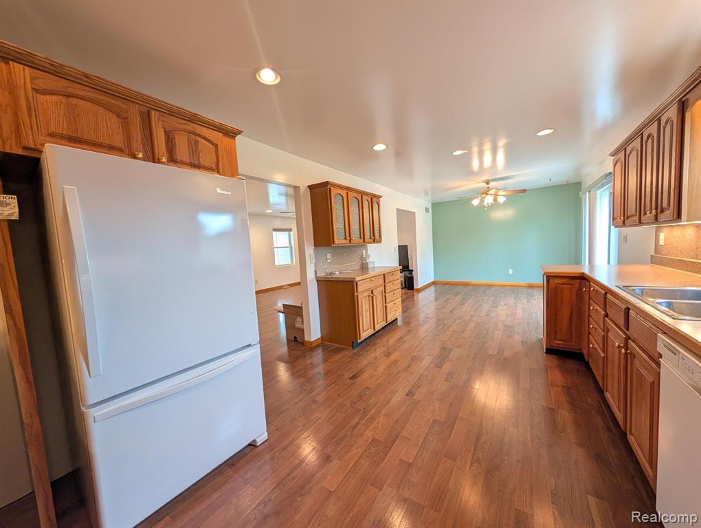 6185 N Vassar Road, Flint, MI 48506 — Photo 11