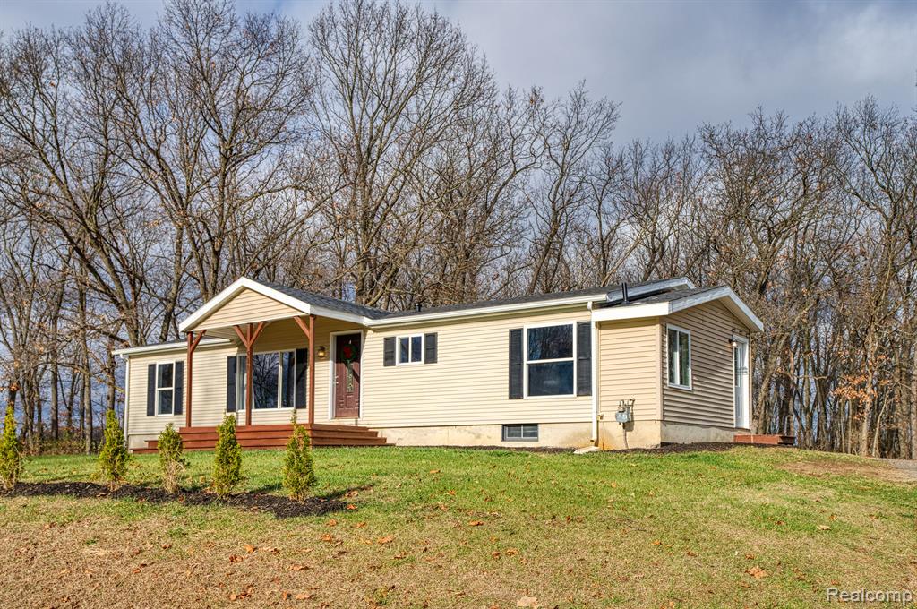 511 1ST Street, Gregory, MI 48137 — Photo 2