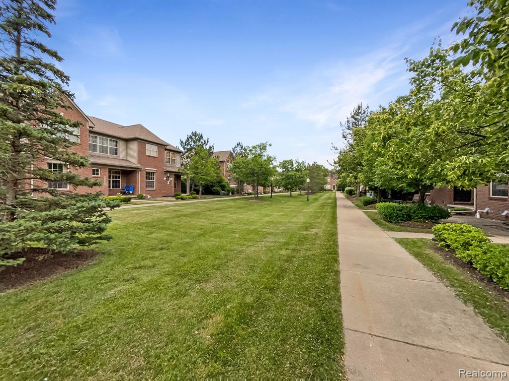 41140 MAPLEWOOD Drive, Canton, MI 48187 — Photo 8