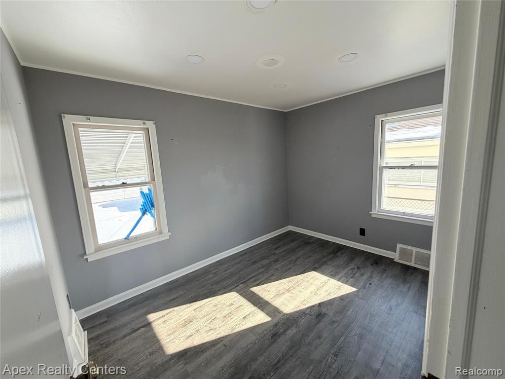 7232 Dolphin, Redford, MI 48239 — Photo 16