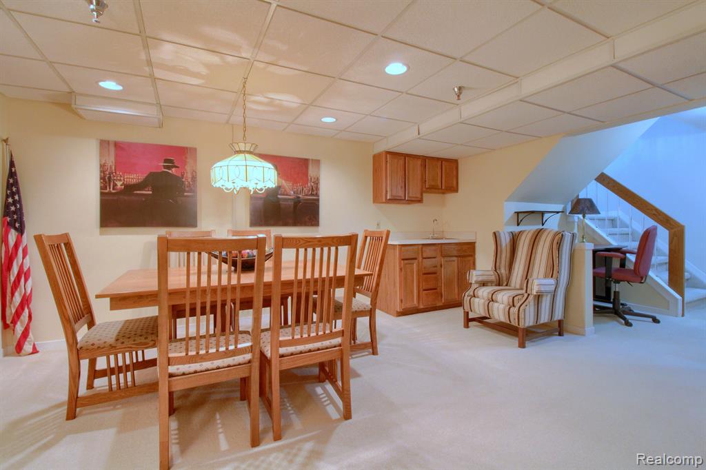 9362 EASTWIND Drive, Livonia, MI 48150 — Photo 27