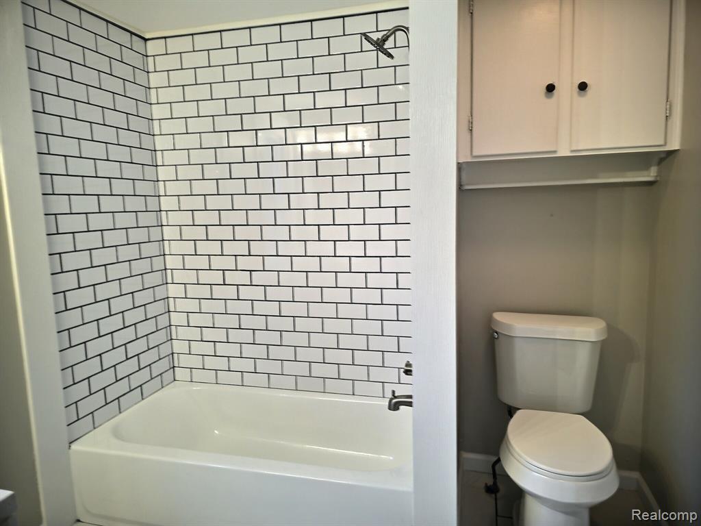 5366 Van Slyke Road, Flint, MI 48507 — Photo 9