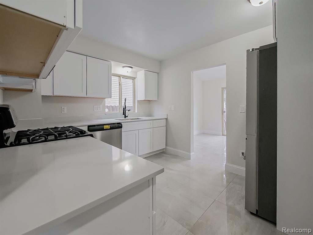 1730 E Woodruff Avenue, Hazel Park, MI 48030 — Photo 15