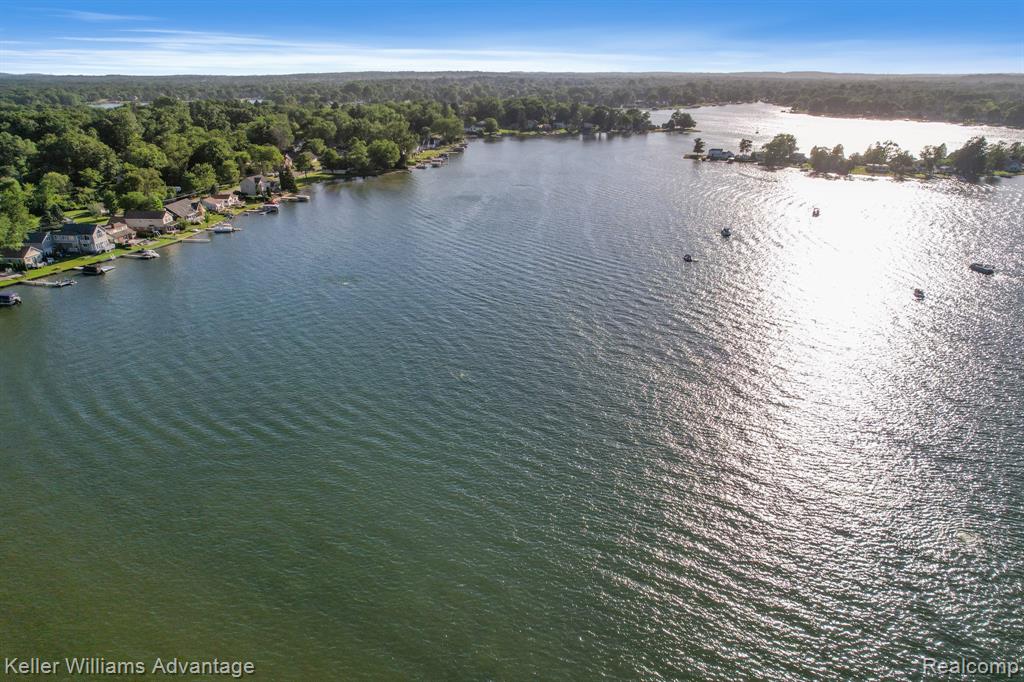 4253 Hunters Drive, Highland, MI 48356 — Photo 49