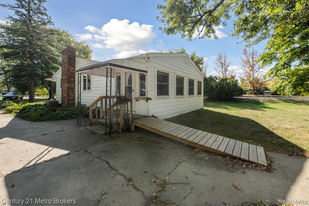 4460 Torrey Road, Flint, MI 48507 — Photo 39