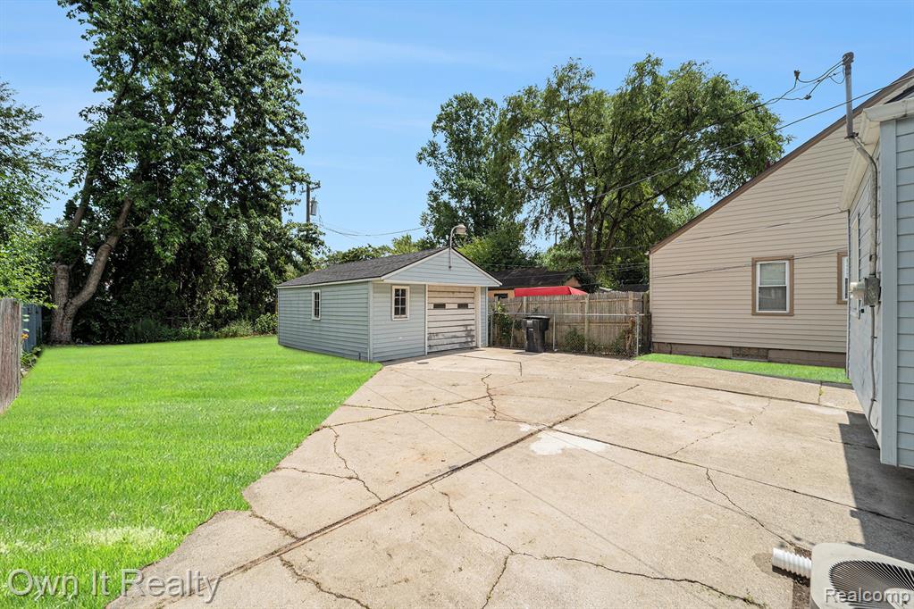 7660 W Parkway Street, Redford, MI 48239 — Photo 23