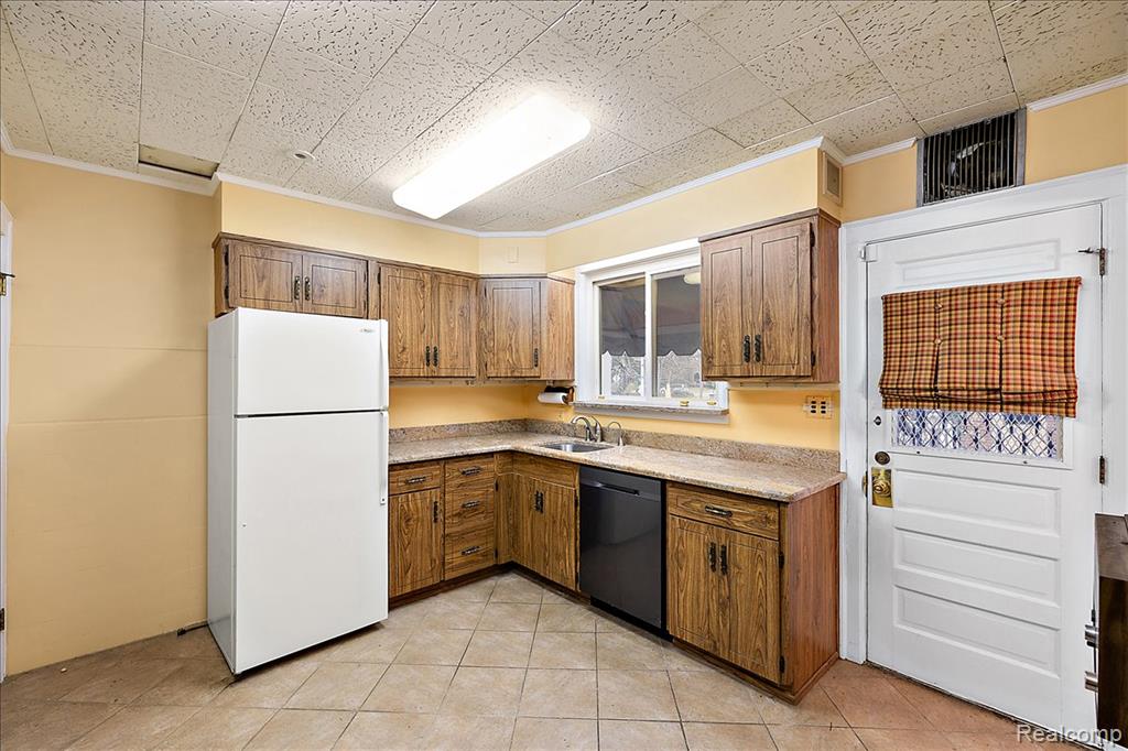 1205 Harvard Road, Grosse Pointe, MI 48230 — Photo 17