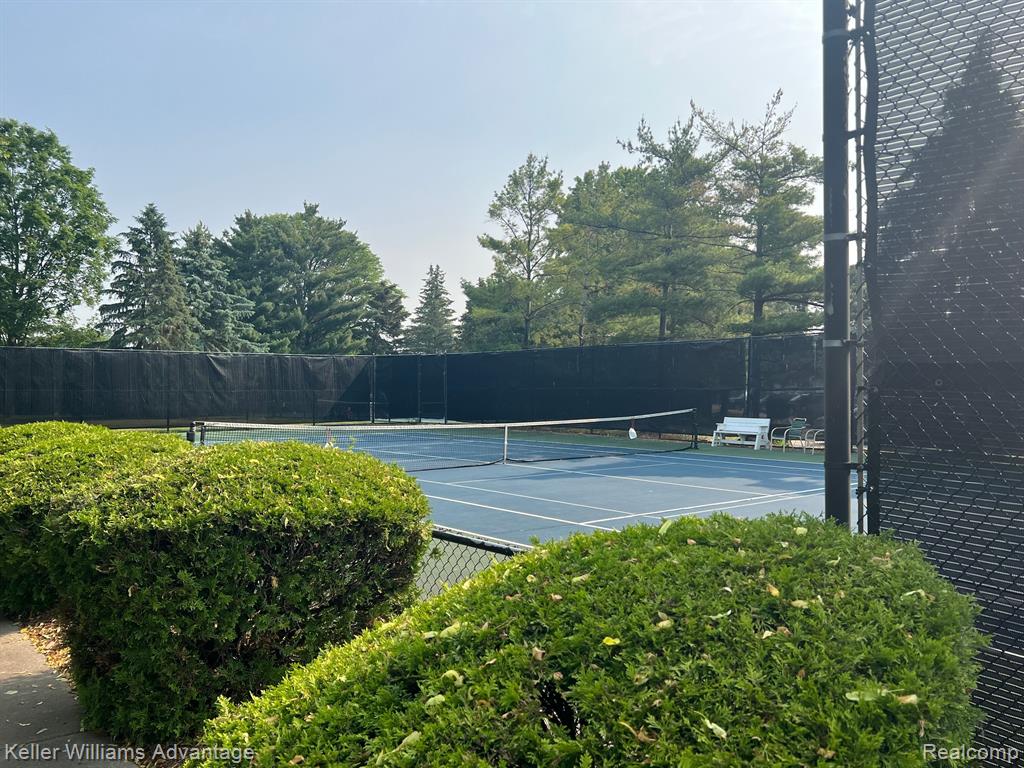 39542 VILLAGE RUN Drive, Northville, MI 48168 — Photo 32
