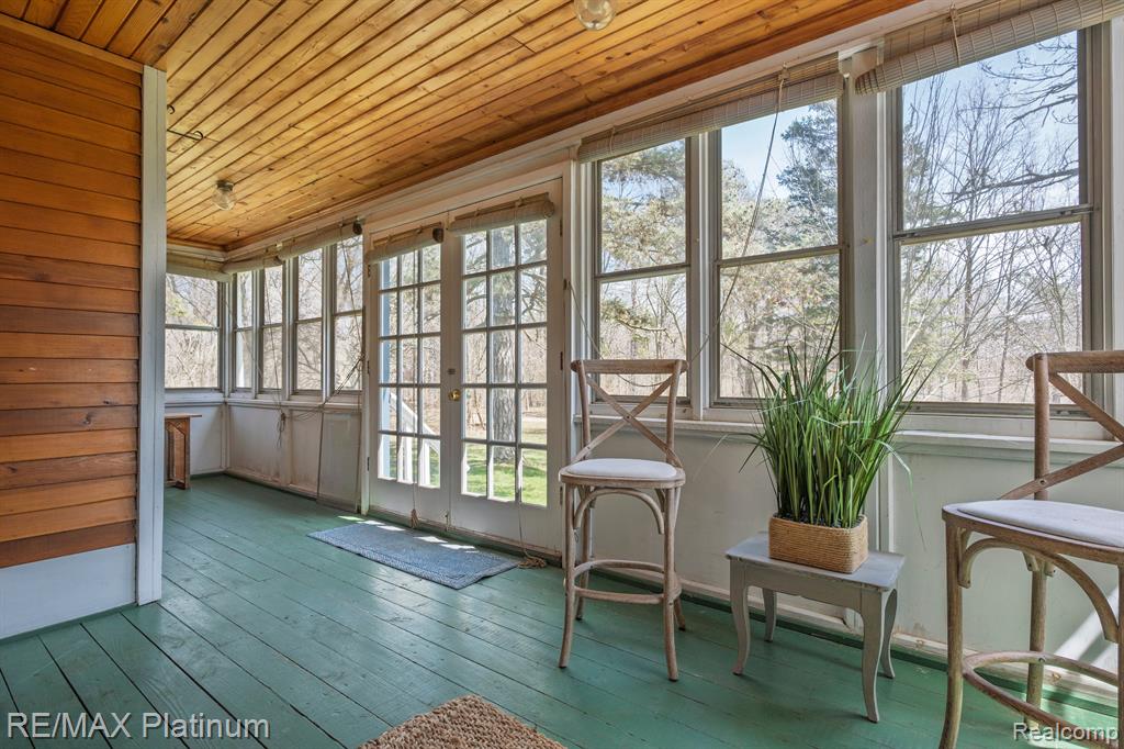 565 SLEAFORD Road, Howell, MI 48843 — Photo 5